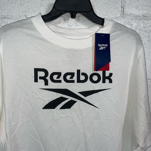 Reebok Plus Size cropped  Logo T-Shirt white 1X - Picture 5 of 6